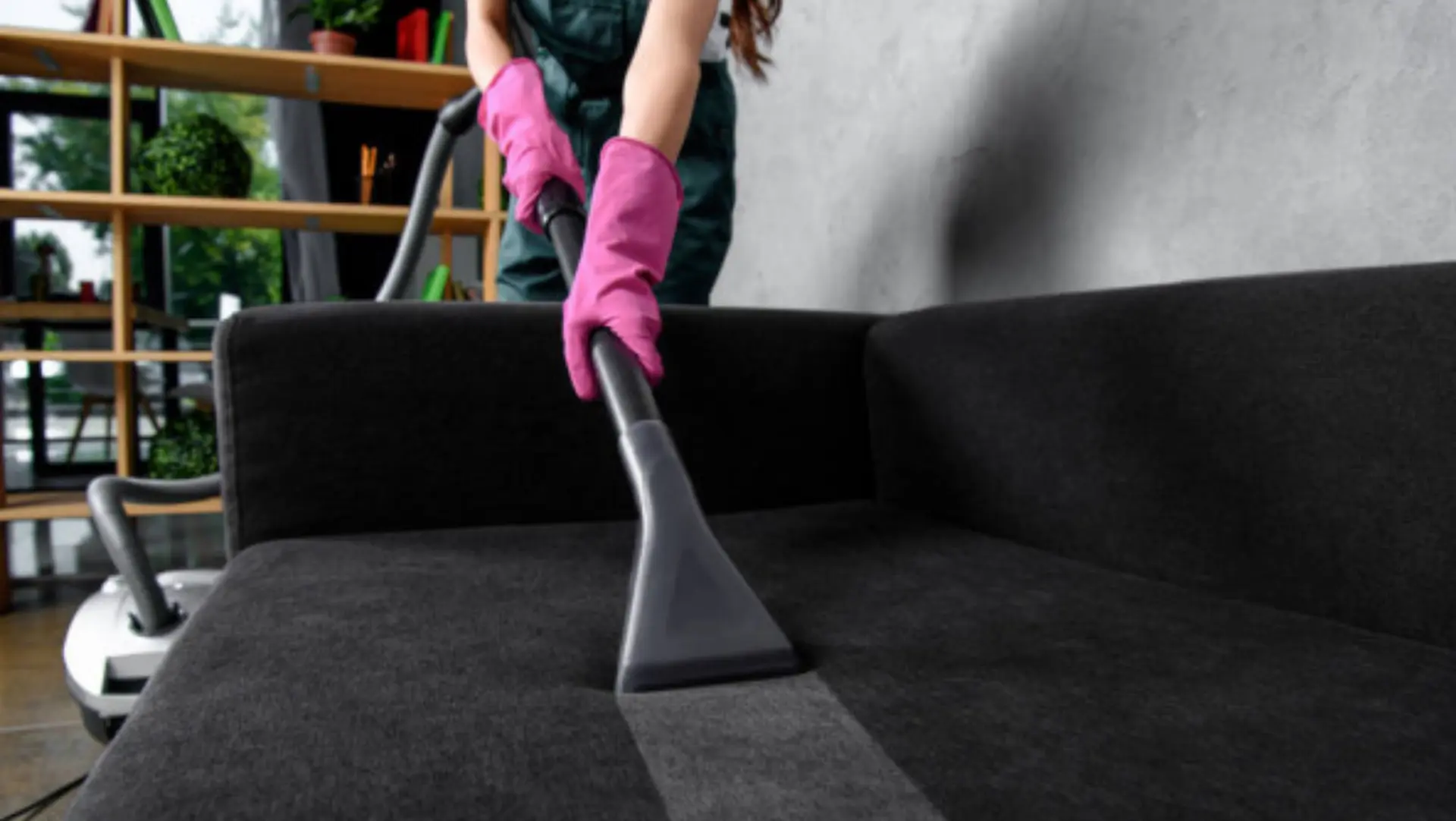 profesjonalne pranie tapicerki i usuwanie zapachu z kanapy